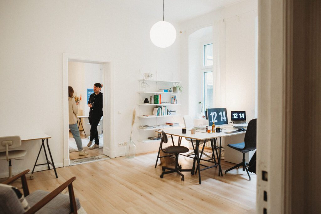 Coworking workstations at CU.Office Berlin